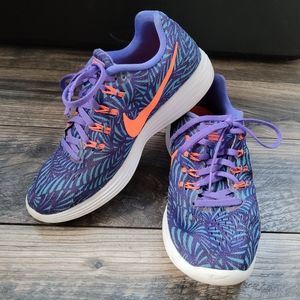 Womens Nike Size 7.5